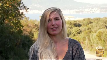 Chlo&eacute_, blonde torride, veut du sexe hard !