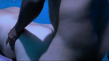 Mi vecino me da por el ojito de Venado