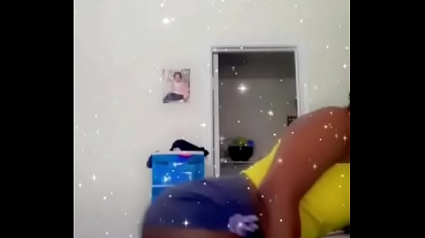 Ebony teen twerks her Fat ass