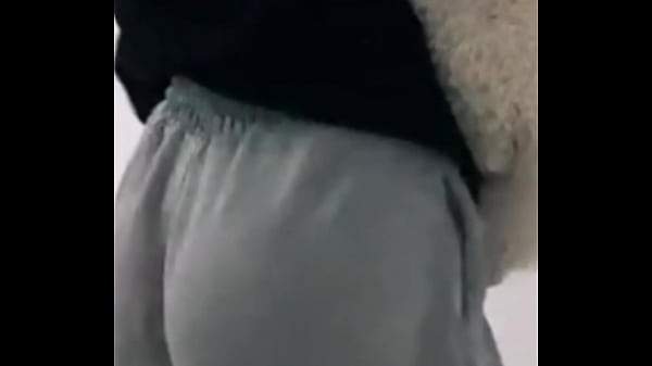 Lucia Bellido MOVIENDO EL CULO