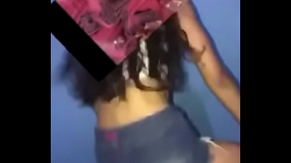 Novinha dan&ccedil_ando funk