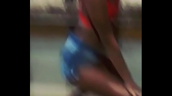 Mary Moviendo el Culo