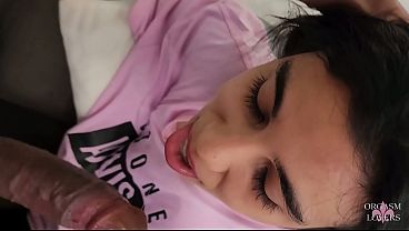 Novia infiel Por favor folla mi garganta antes que venga mi novio