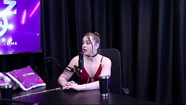 A coleira dentro do BDSM &eacute_ um s&iacute_mbolo de submiss&atilde_o, e o Pet Play... - Evelyn Zain (SHEER/RED)