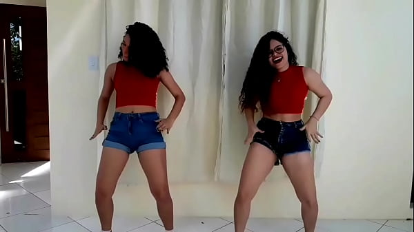 Quevelin e ingrid dan&ccedil_ando de quatro