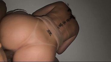 El cu&ntilde_ado entra en la madrugada a mi habitaci&oacute_n para follar