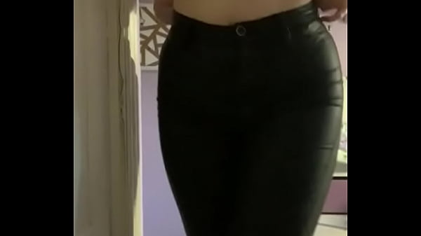 pantalones negros ajustados