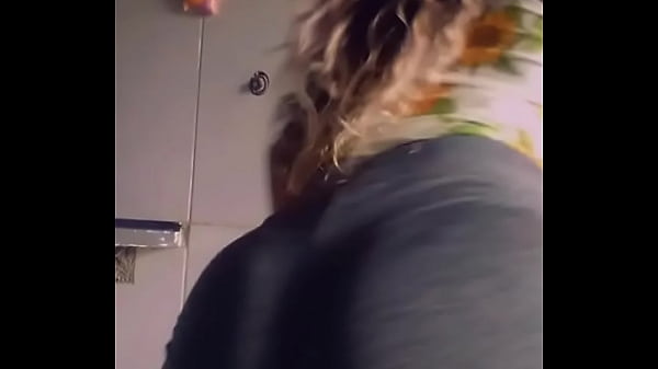 Tente n&atilde_o gozar com essa gostosa