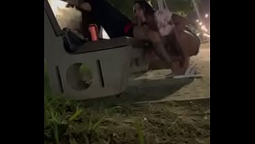 A gostosa famosa de campinas me mamando no meio da rua confira todos nossos v&iacute_deos no RED