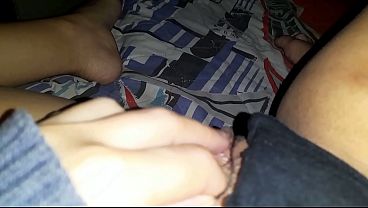 Mi panocha est&aacute_ que arde ay&uacute_dame a sacarme mi leche