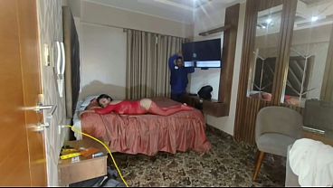 XIMENITA PIDE AYUDAR PARA QUE ARREGLEN SU TELEVISOR Y LA TERMINAN FOLLANDO DURO Y PAREJO