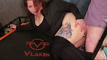 Destroys mommy'_s big ass in tight leggings on a trampoline