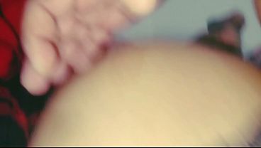 Ele botou o pau no meu cuzinho, e gozou rapidamente no meu cu.