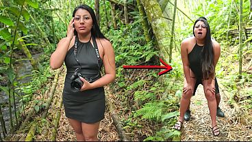 I Helped A Cute Photographer Who Was Lost In The Woods... This Is How She Thanked Me