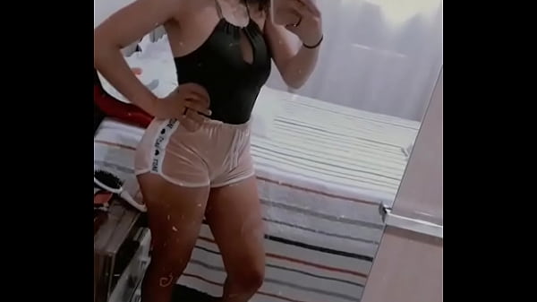 Putinha gostosinha de sortinho socado