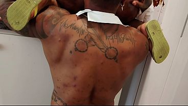 Uma linda an&atilde_ fodida pelo coelhinho da p&aacute_scoa