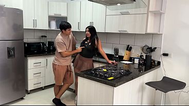 rico culo blanco estaba reposado en mi cocina y me corro en el