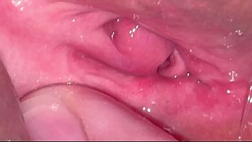 Confirmation of the hymen! Pink clitoris and pussy that hasn'_t penetrated yet!