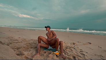 CASAL SAFADO ADORA SE EXIBIR, FORAM NA PRAIA FODER NA FRENTE DE TODO MUNDO! - COMPLETO NO RED - CASALL SAGAZ