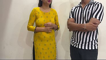 Cylinder De Do Bhaiya Pls- Indian Neighbour'_s Hot Wife Fucked Exchange of Cylinder, Got Cum on Hairy Pussy